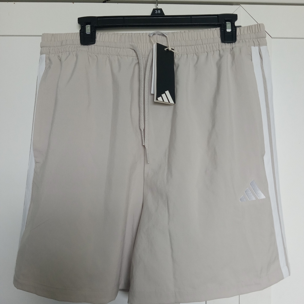 NWT adidas Chelsea 3 Stripes Athletic Shorts Lightweight Elastic Waist Size L